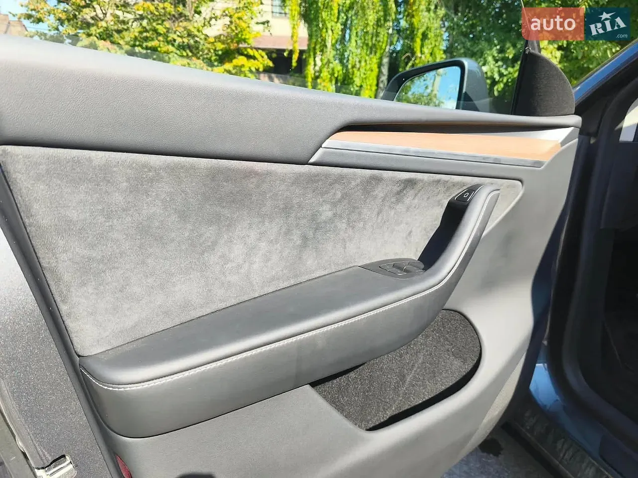 Tesla Model Y 2023 photo 5