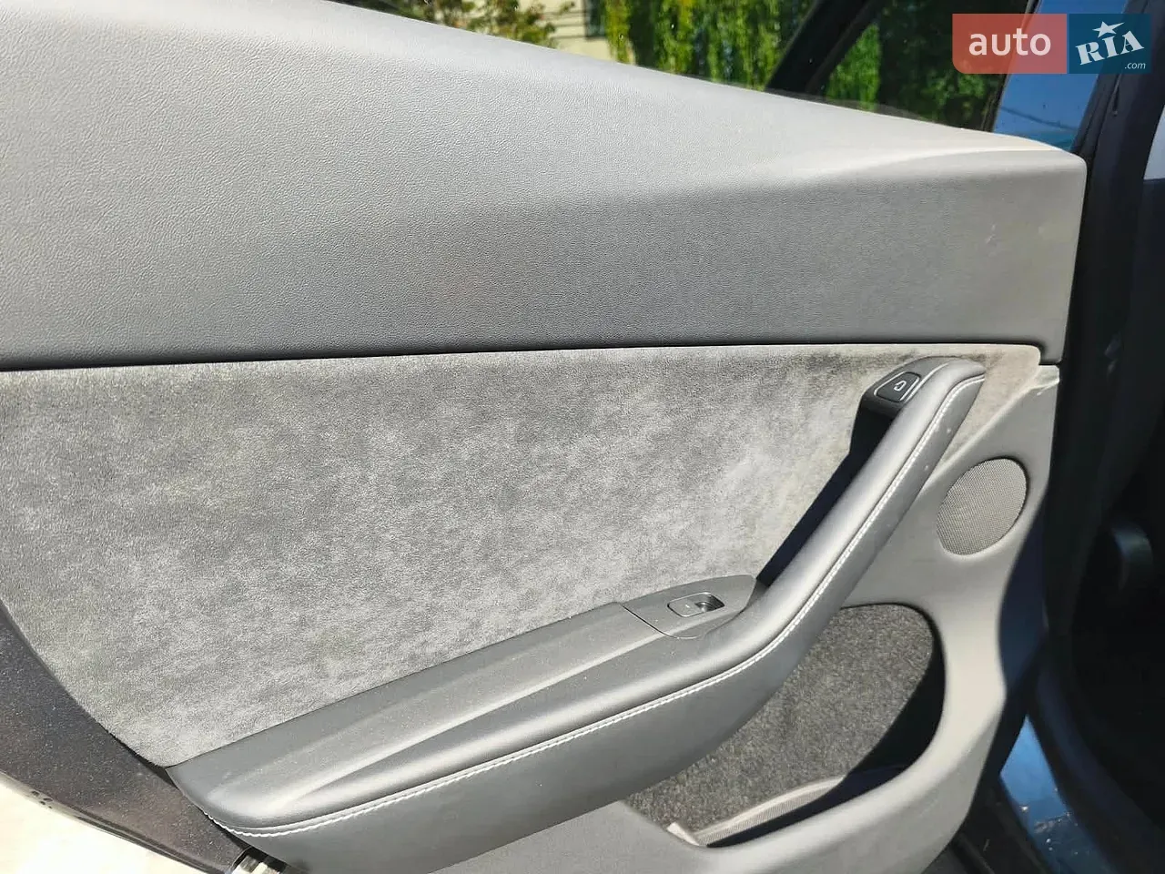 Tesla Model Y 2023 photo 4