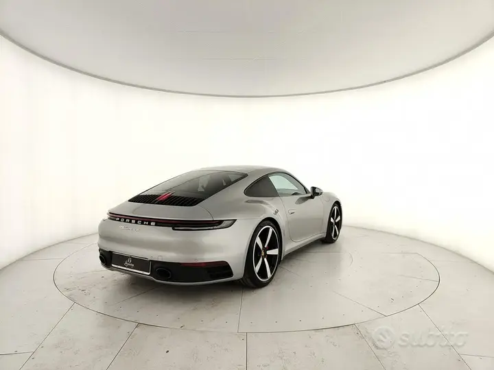 Porsche 911 2021 photo 3