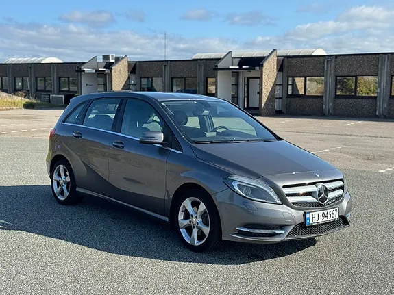 Mercedes-Benz B180 2014 photo 3