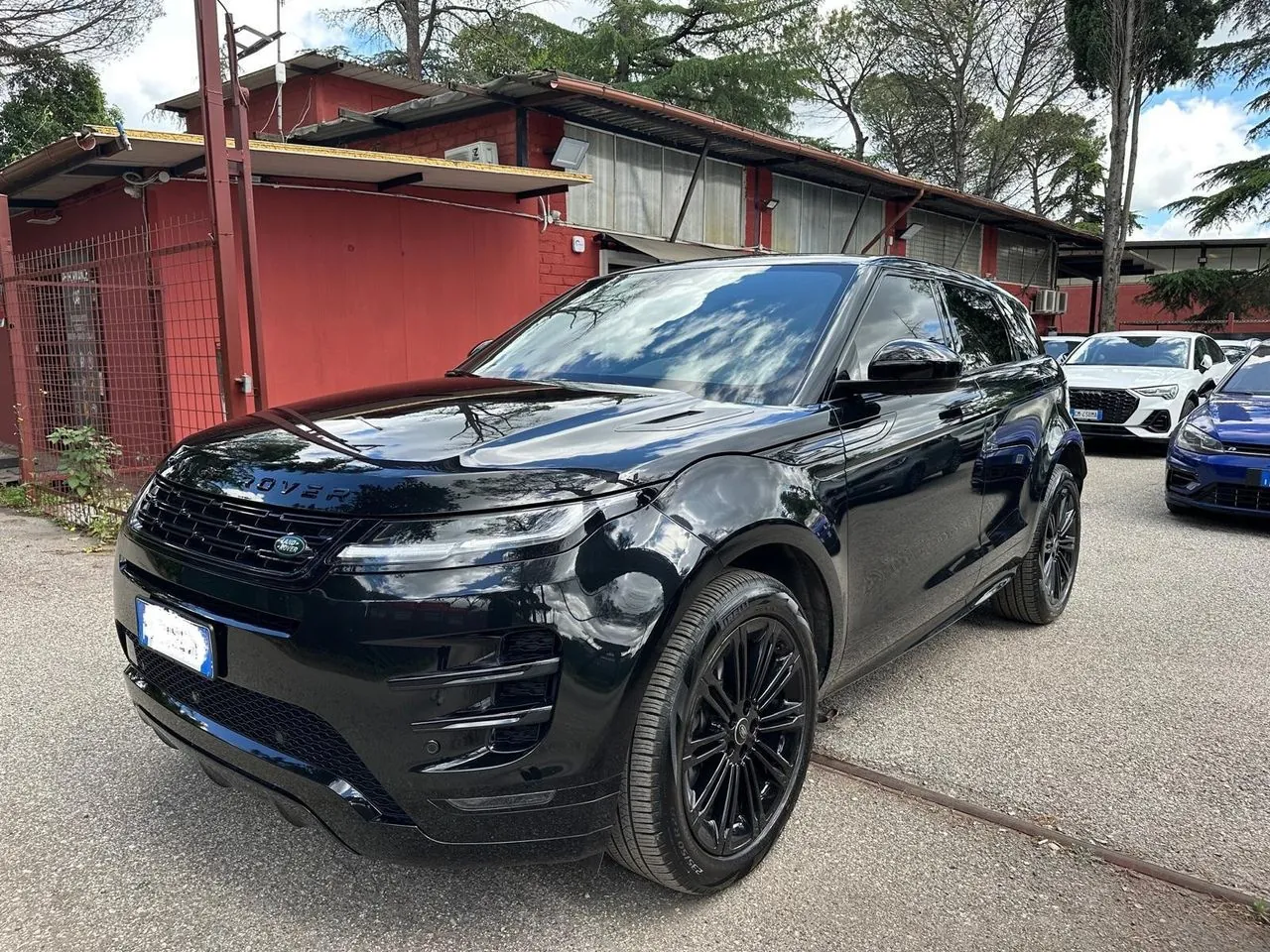 Land Rover Range Rover Evoque 2024 photo 2