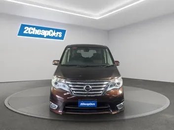 Nissan Serena 2015 photo 3