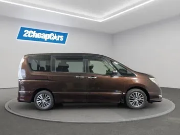 Nissan Serena 2015 photo 5