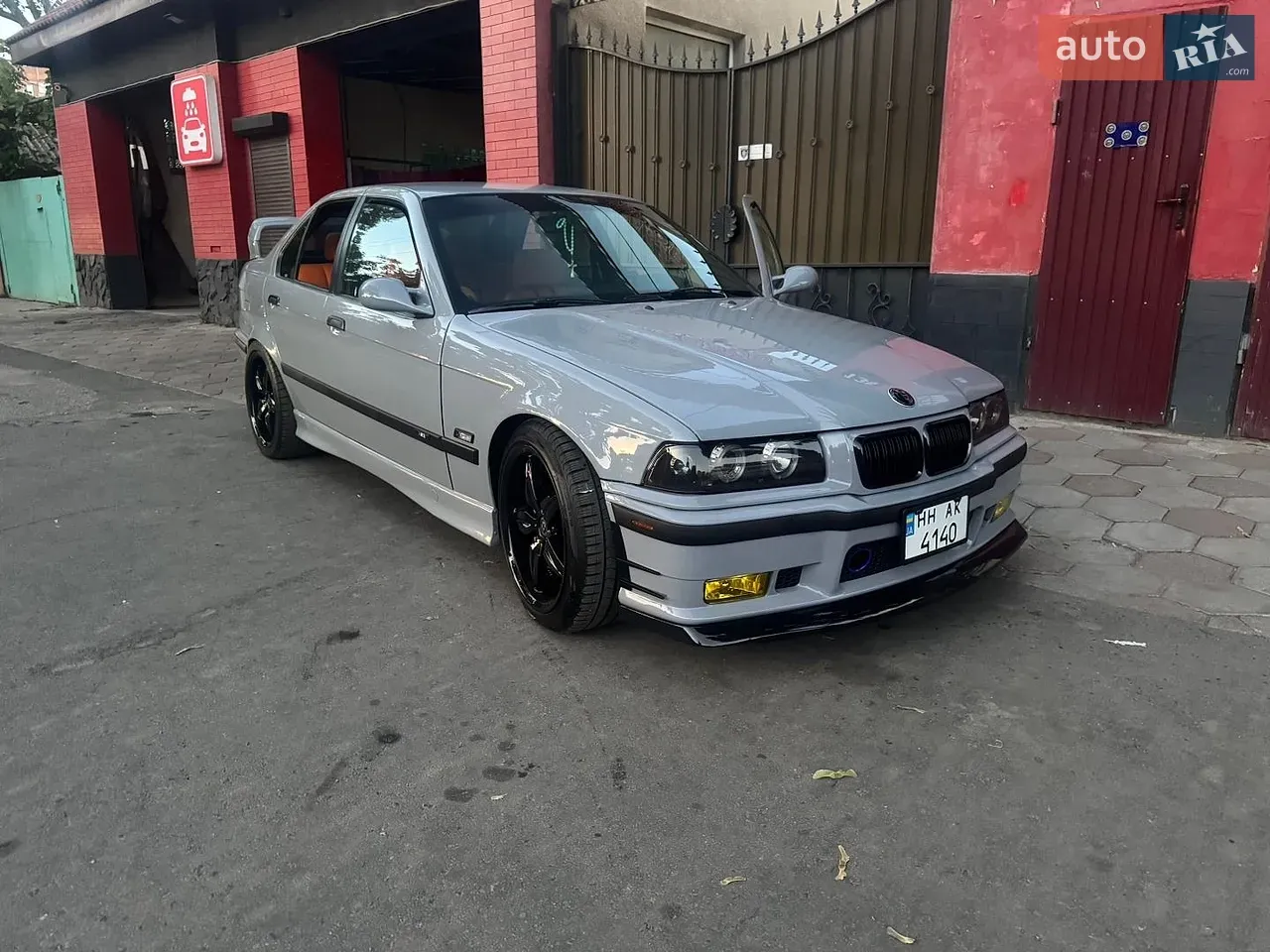 BMW 3 Series 1997 photo 2