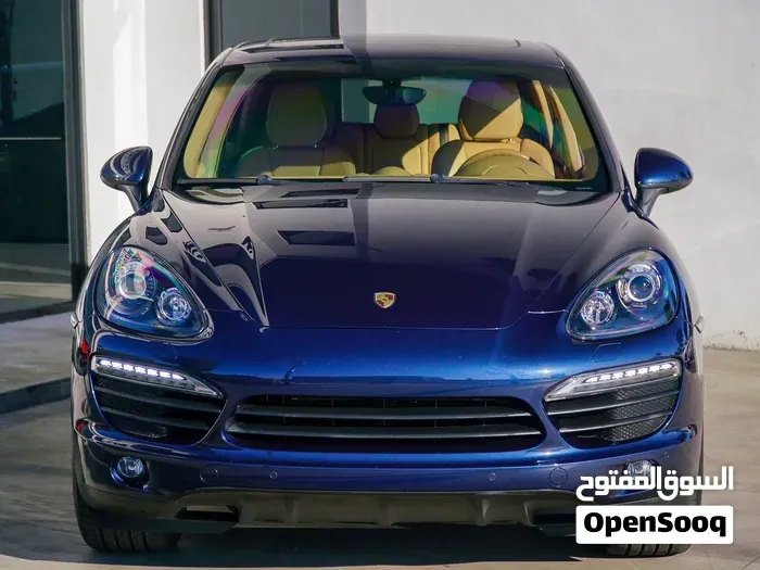Porsche Cayenne 2012 photo 2