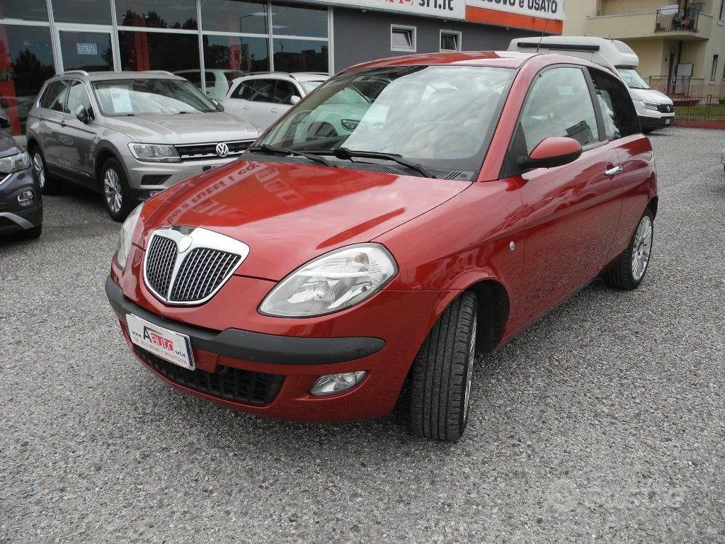 Lancia Ypsilon