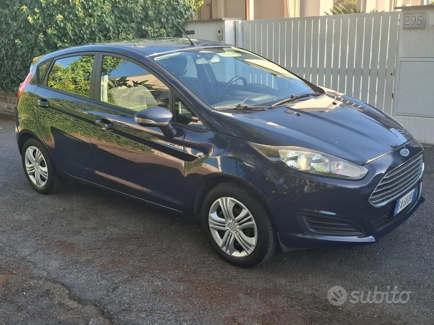 Ford Fiesta 2015 photo 2