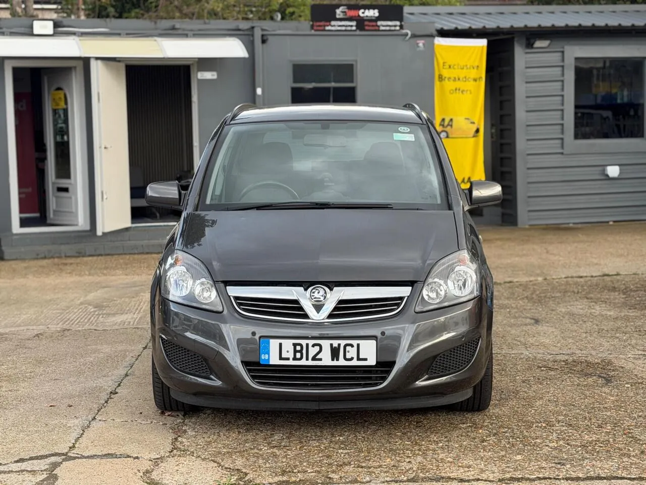 Vauxhall Zafira 2012 photo 2