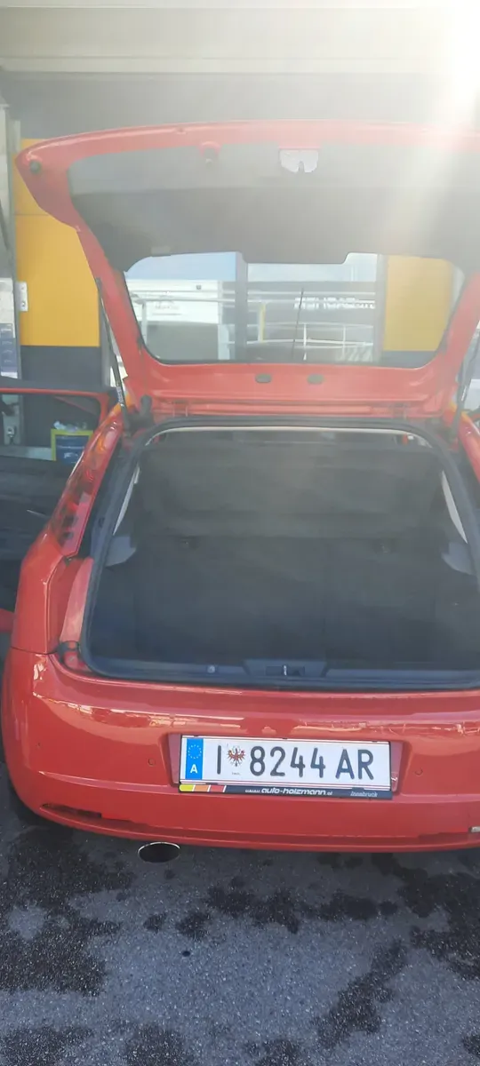 Fiat Grande Punto 2009 photo 2