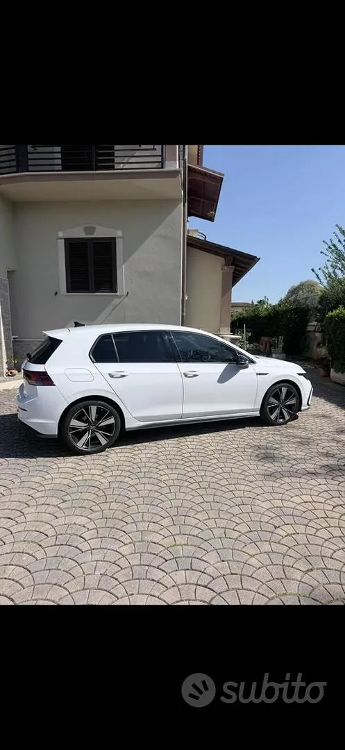 Volkswagen Golf 2022 photo 2