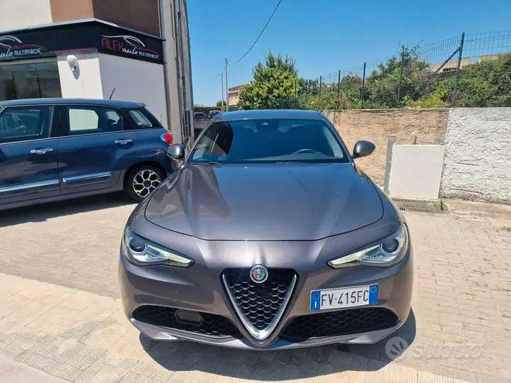 Alfa Romeo Giulia 2019 photo 2