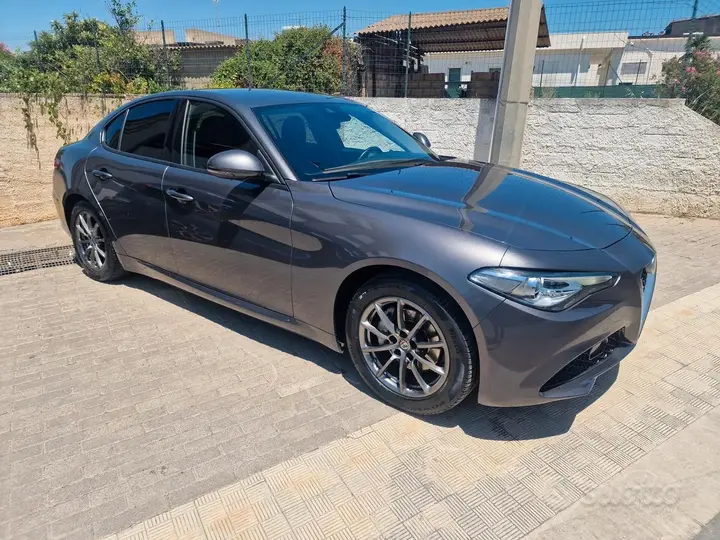 Alfa Romeo Giulia 2019 photo 3