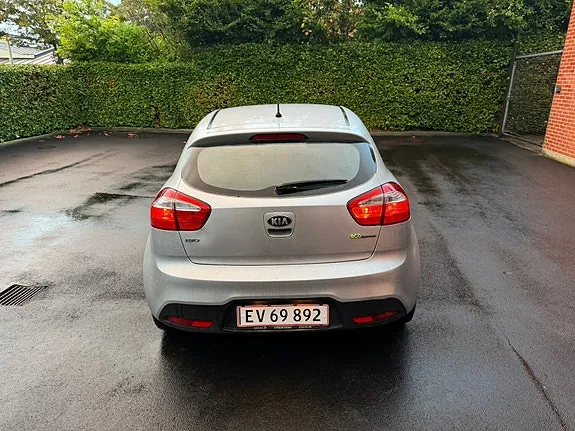 Kia Rio 2013 photo 4