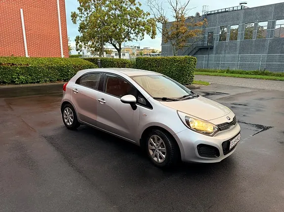 Kia Rio 2013 photo 2