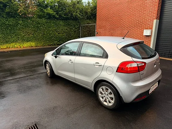 Kia Rio 2013 photo 5