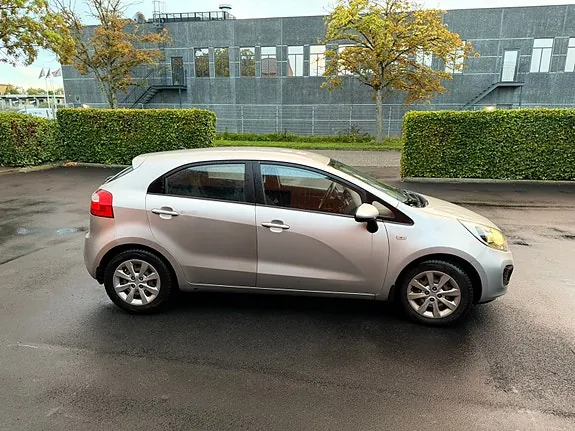 Kia Rio 2013 photo 3