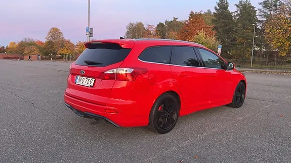 Ford Focus 2014 photo 3