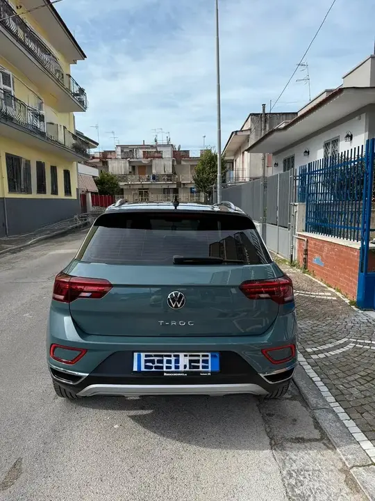 Volkswagen T-Roc 2023 photo 2
