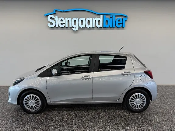 Toyota Yaris 2015 photo 4