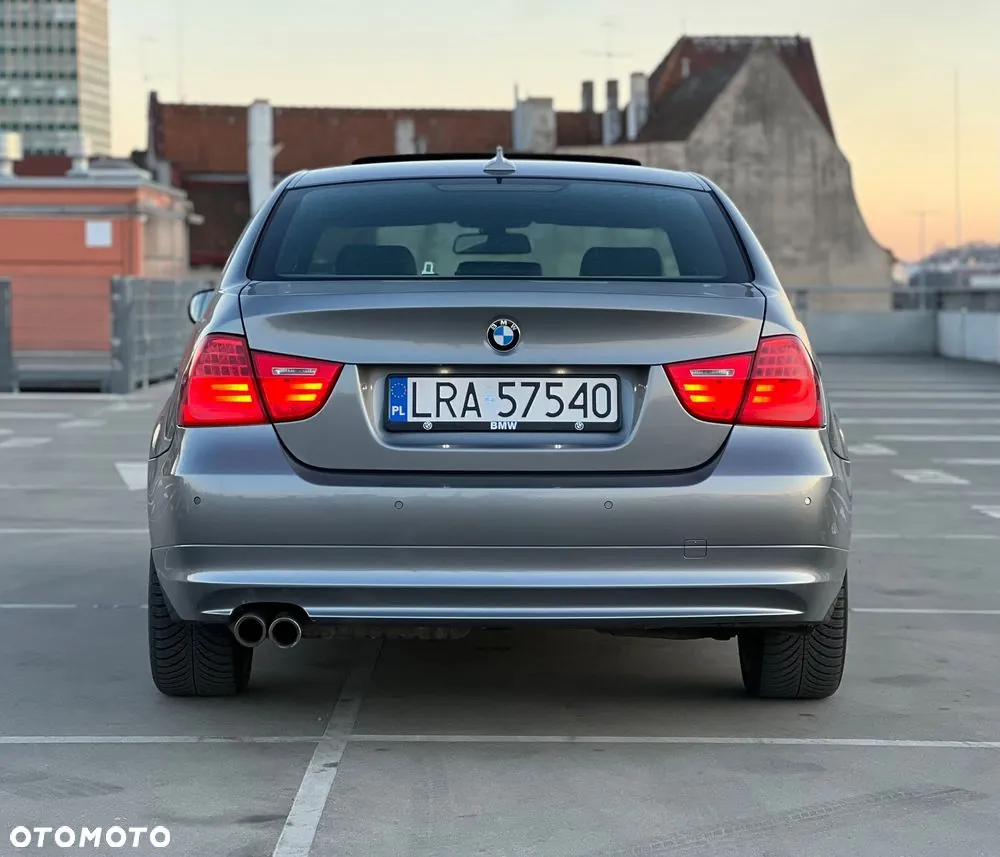 BMW Seria 3 2009 photo 4