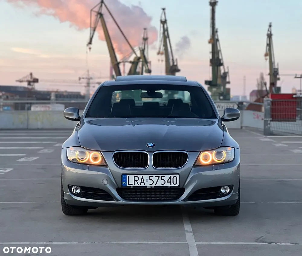 BMW Seria 3 2009 photo 2