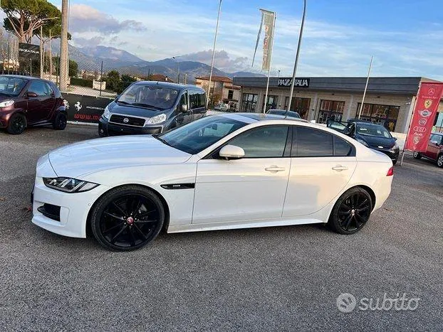 Jaguar Xe 2016 photo 4