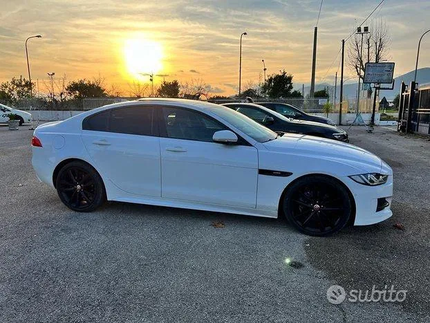 Jaguar Xe 2016 photo 5