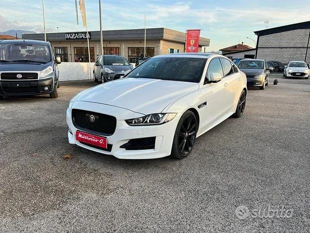 Jaguar Xe 2016 photo 2