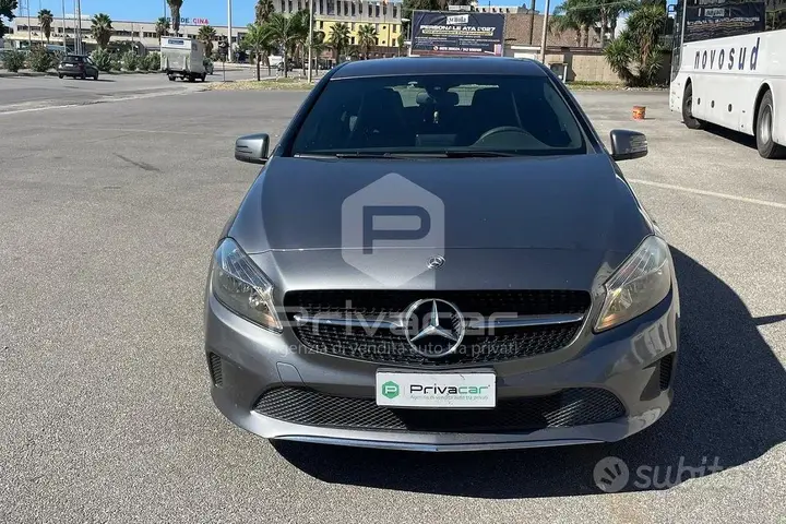 Mercedes-Benz A 180 2017 photo 2