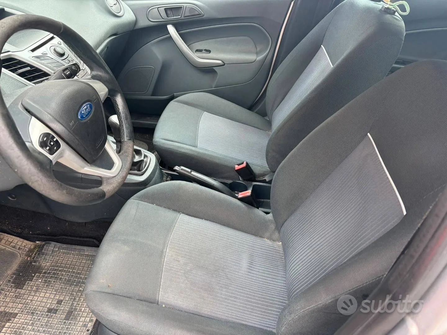 Ford Fiesta 2010 photo 5