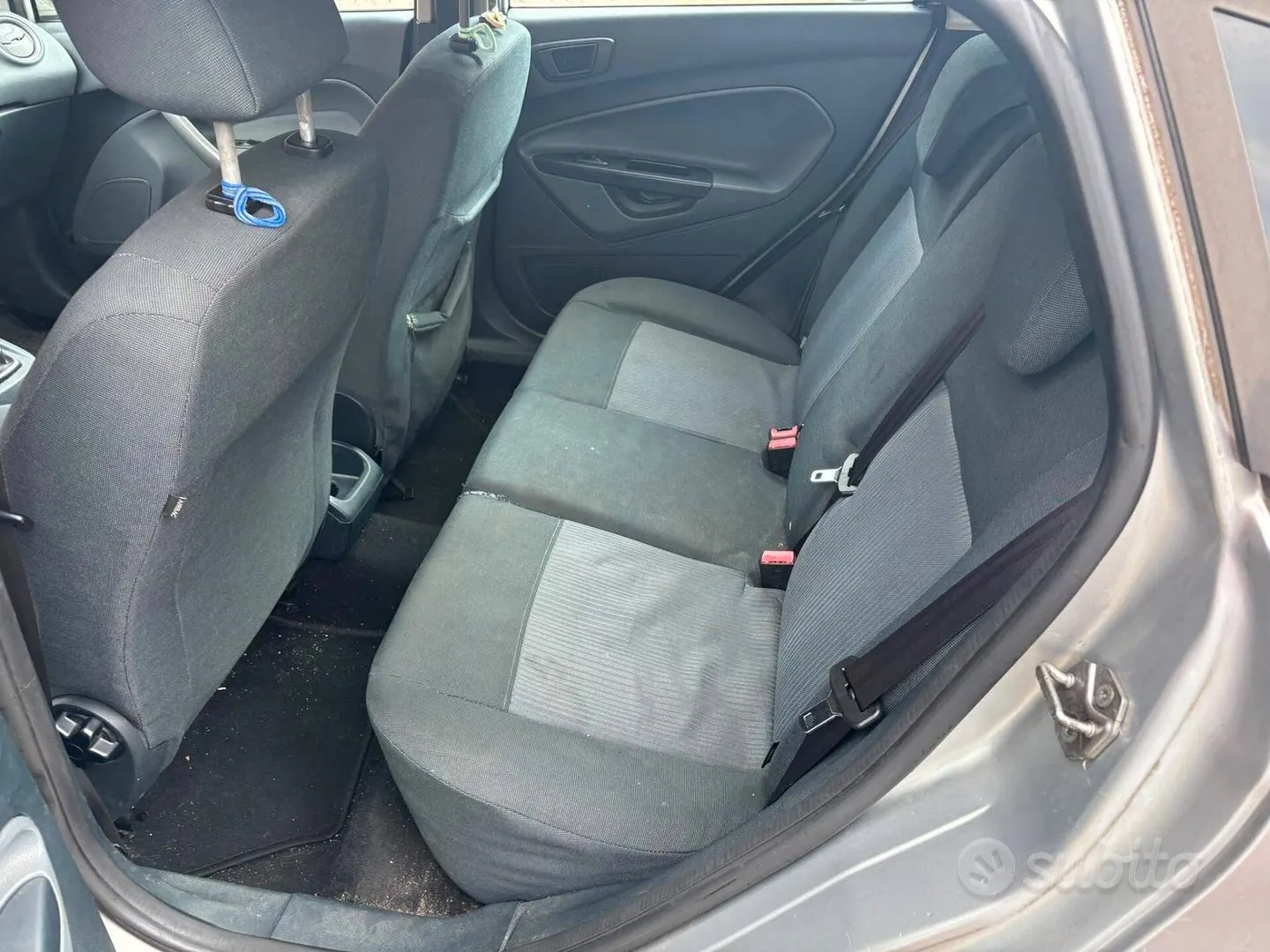 Ford Fiesta 2010 photo 4
