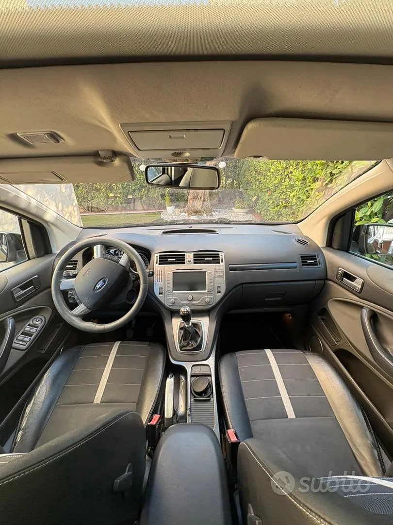 Ford Kuga 2011 photo 5