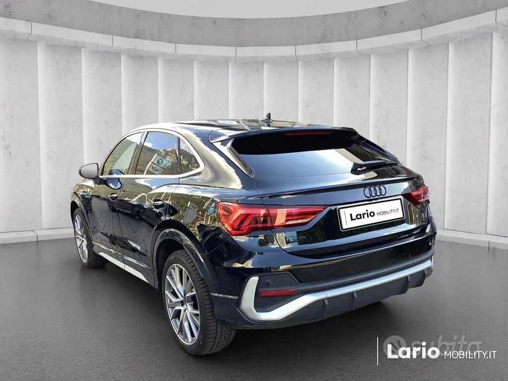 Audi Q3 2023 photo 2