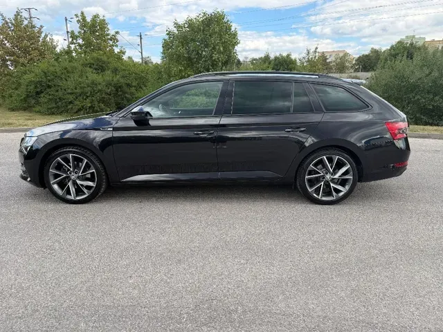 Skoda Superb Combi 2023 photo 3
