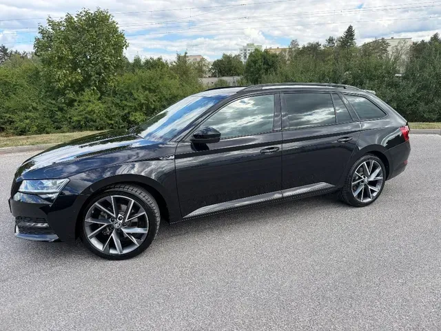 Skoda Superb Combi 2023 photo 2