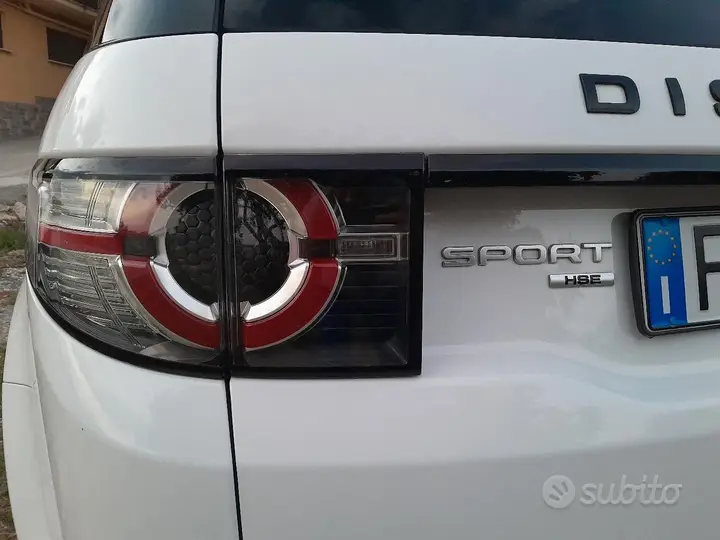 Land Rover Discovery Sport 2017 photo 4