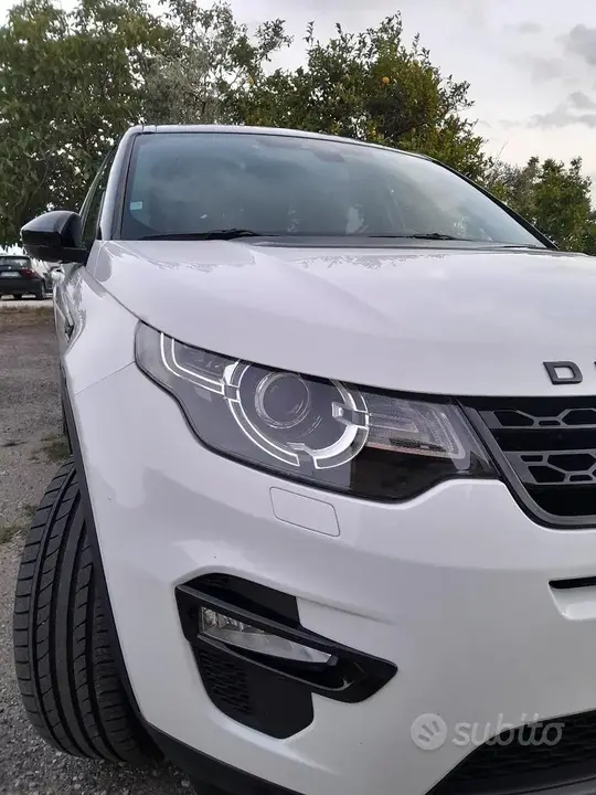 Land Rover Discovery Sport 2017 photo 5