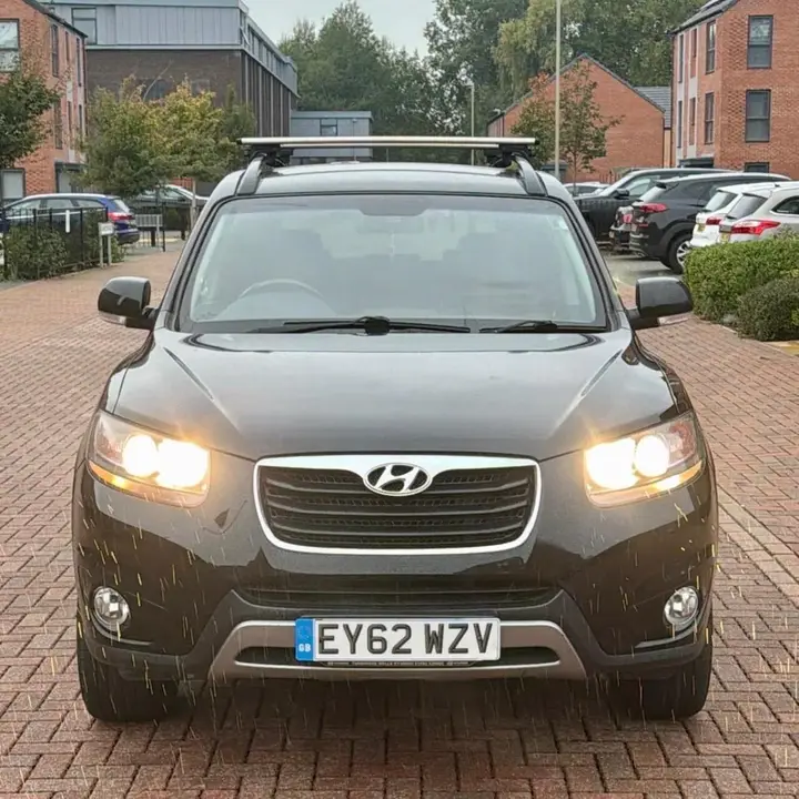 Hyundai Santa Fe 2012 photo 3
