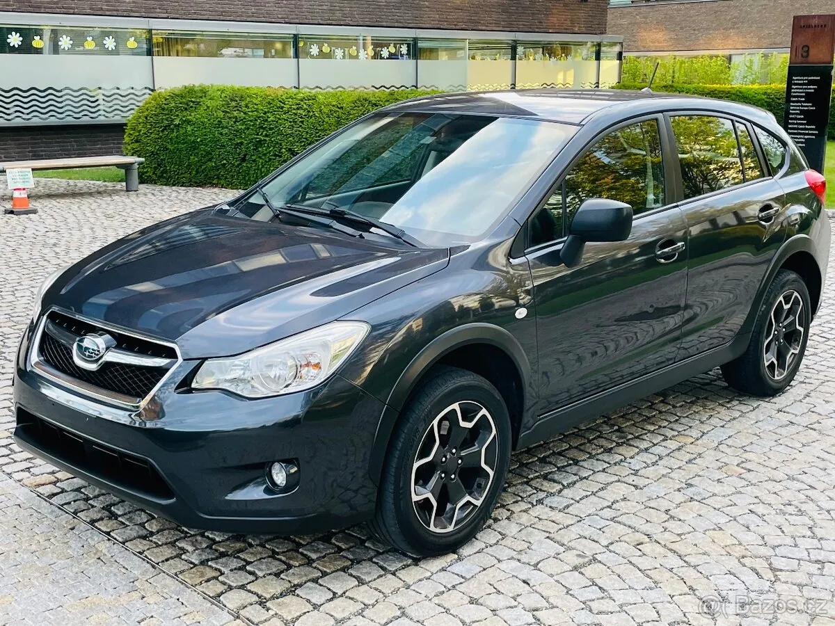 Subaru Xv 2012 photo 2