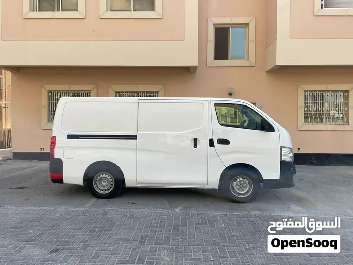 Nissan Urvan 2020 photo 3