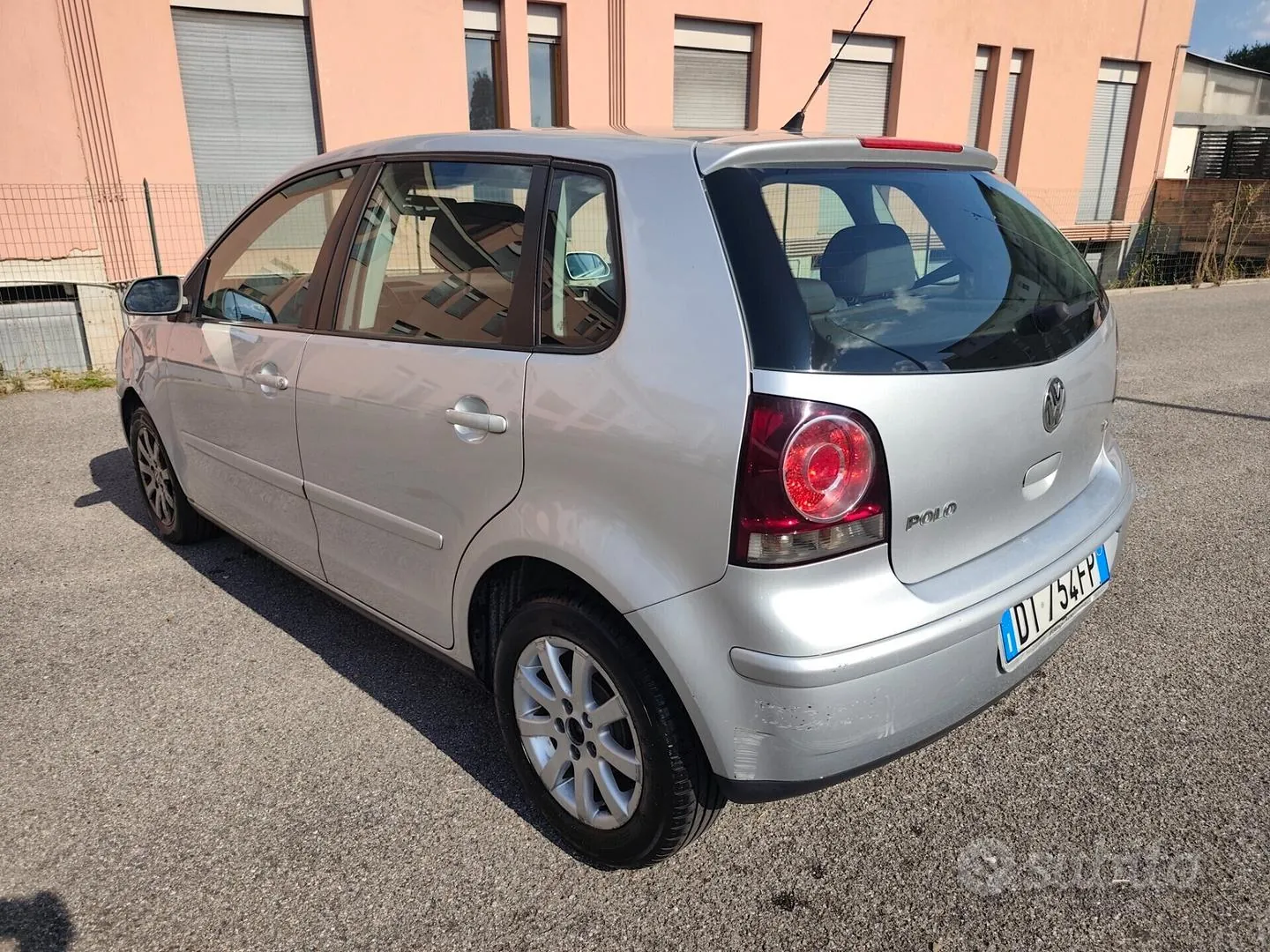 Volkswagen Polo 2008 photo 4