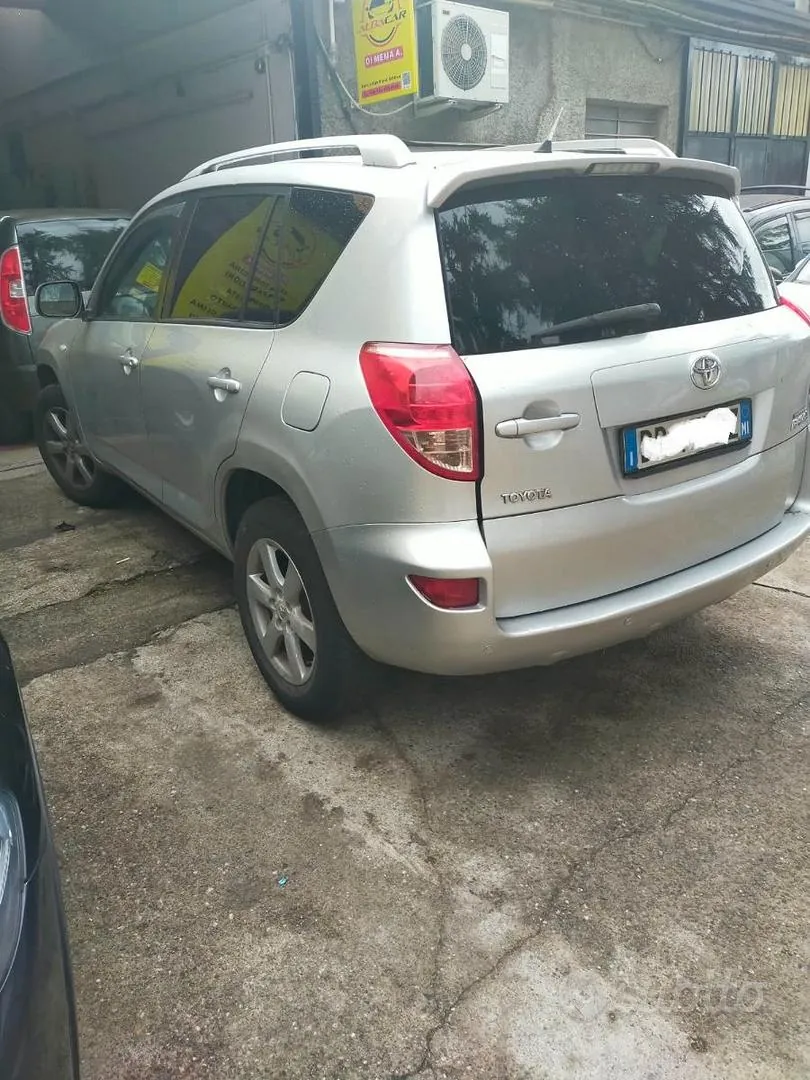 Toyota Rav4 2008 photo 3