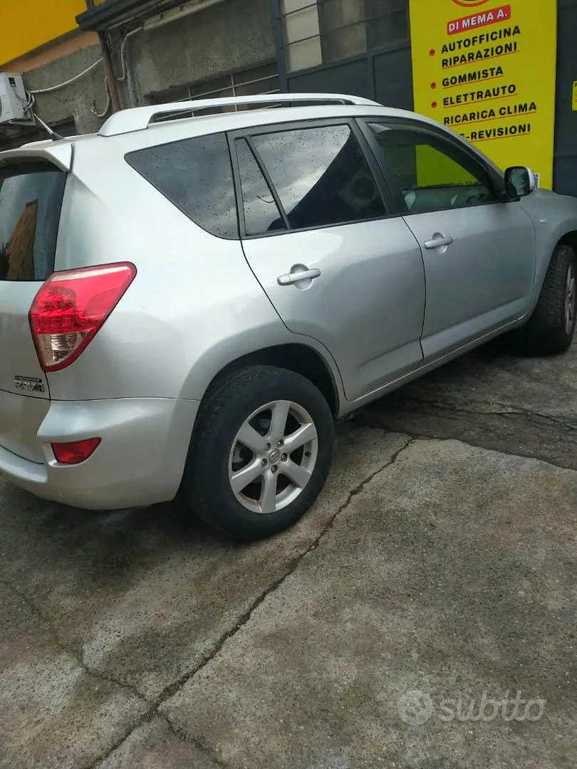 Toyota Rav4 2008 photo 2