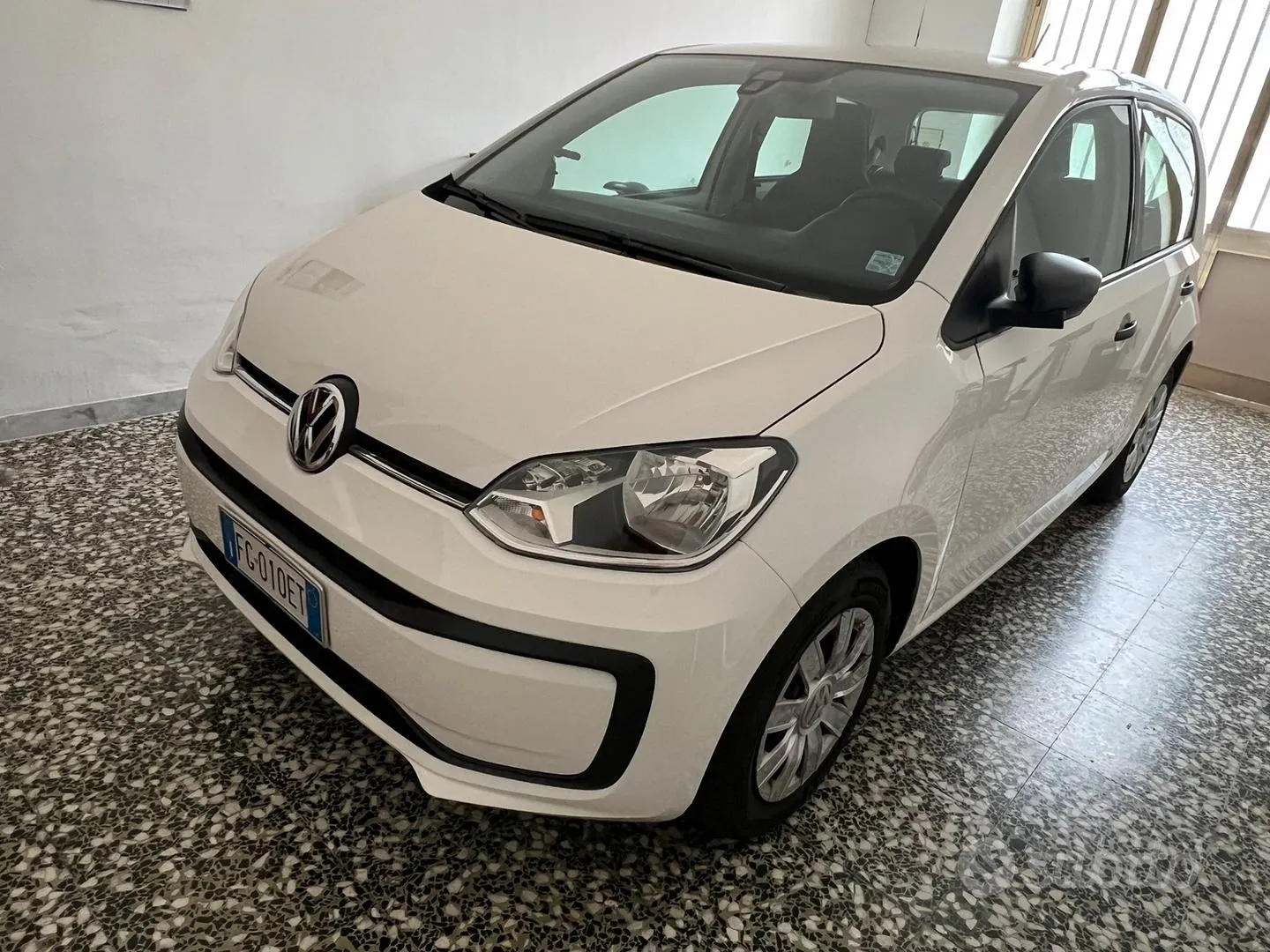 Volkswagen Up 2016 photo 4