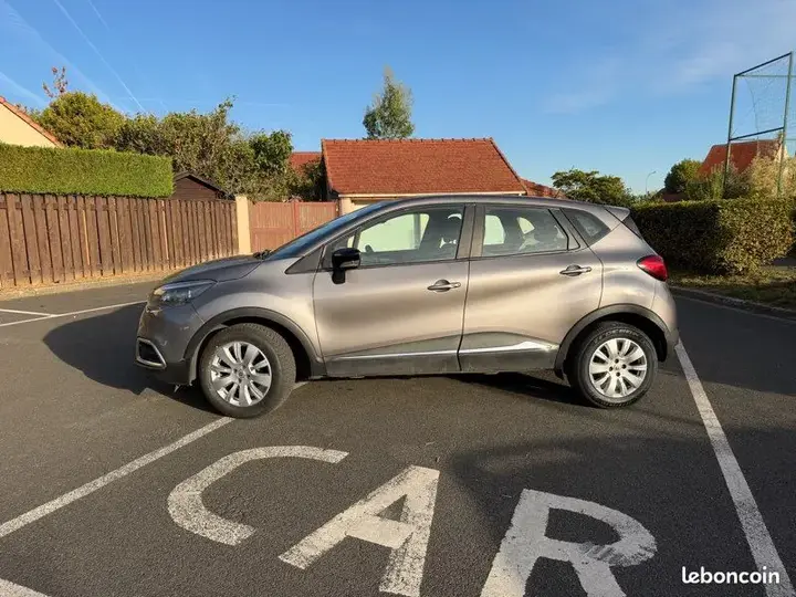 Renault Captur 2016 photo 2