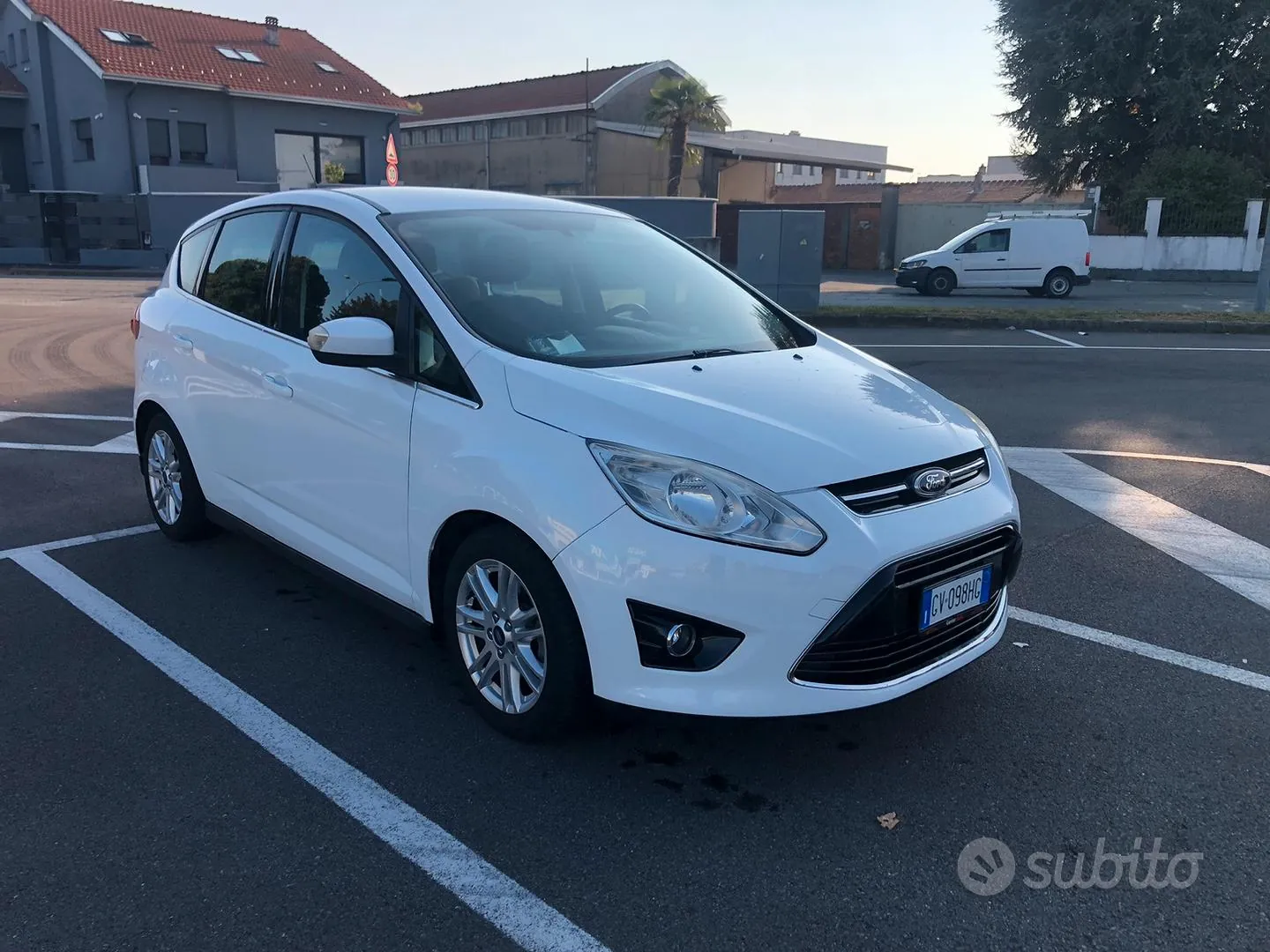 Ford C-Max 2014 photo 2