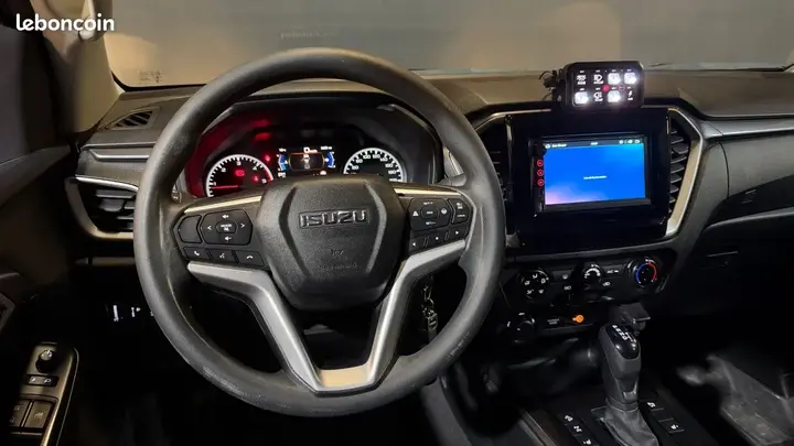 Isuzu D-Max 2024 photo 4