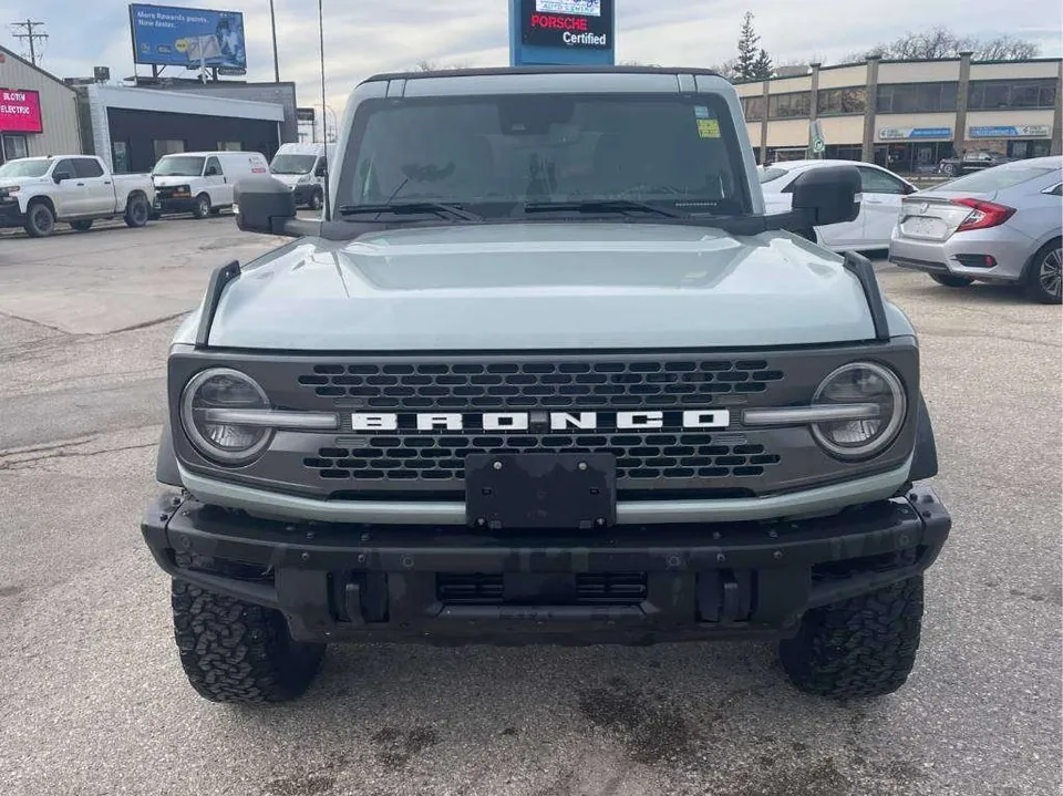 Ford Bronco 2021 photo 2