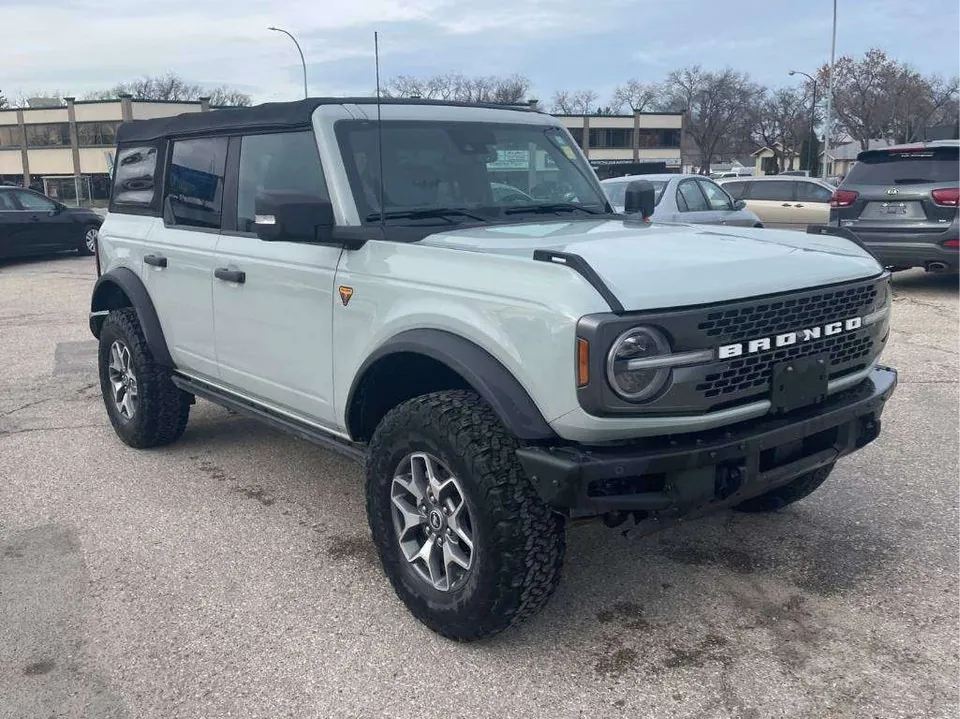 Ford Bronco 2021 photo 3