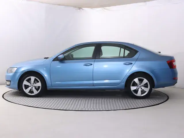 Skoda Octavia 2014 photo 2